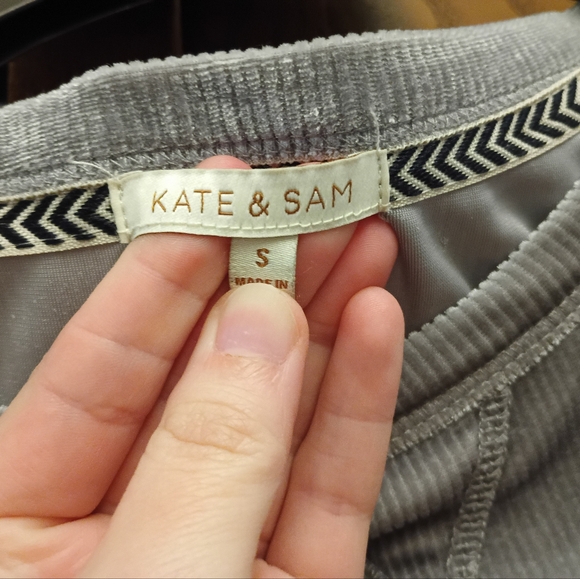 Kate&Sam Ribbed Silver Velvet Top - Picture 3 of 3